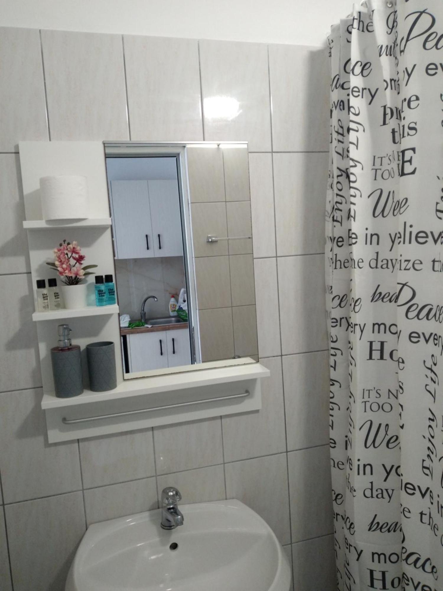 Nadim Rooms Himarë Exterior foto