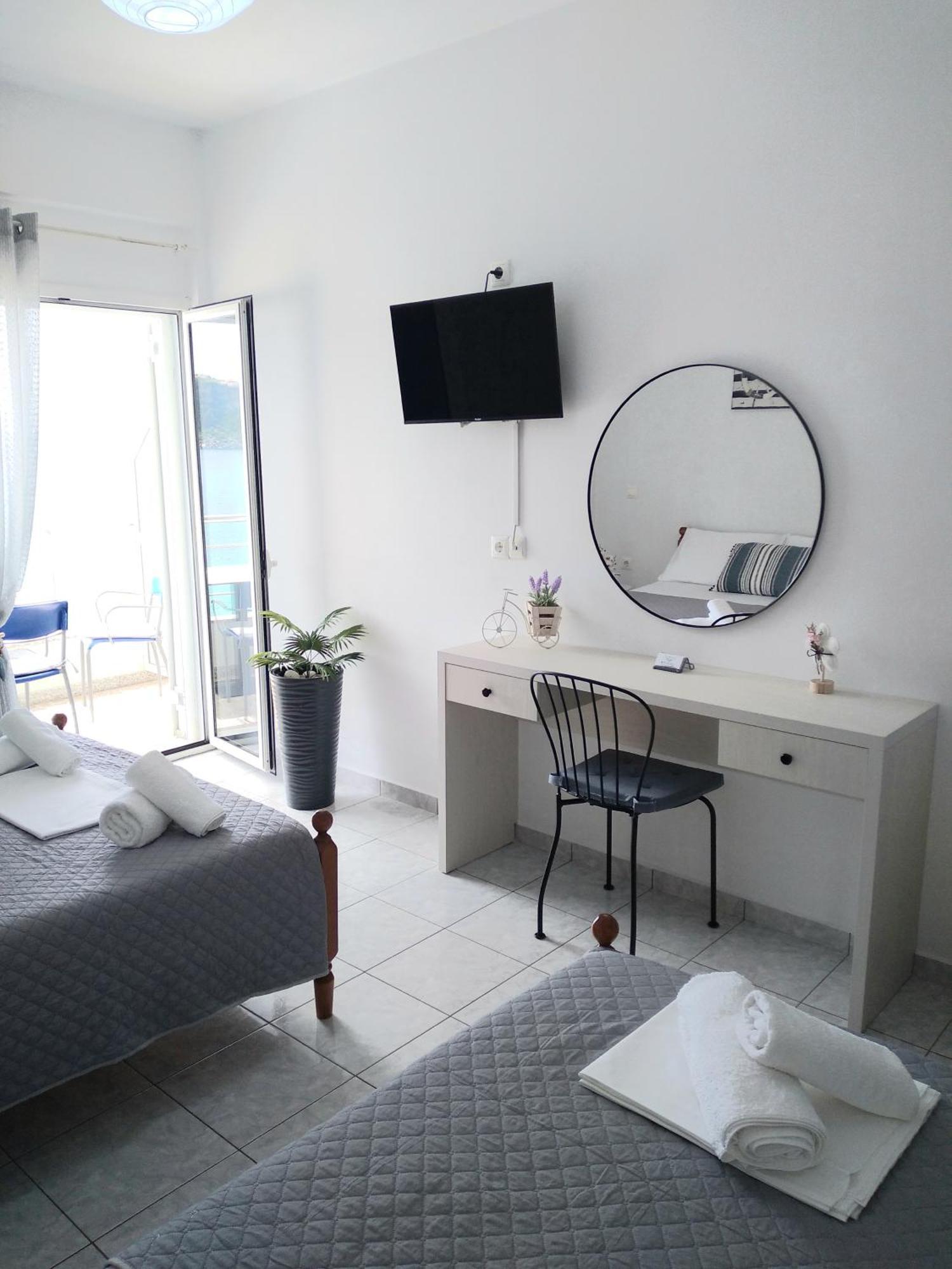 Nadim Rooms Himarë Exterior foto